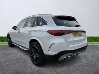 Usado Mercedes GLC300e AMG line 2025 Blanco Familiar