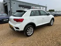 Begagnad VW T-Roc SE 115 HK (84 kW) 2019 Vit SUV