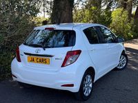 Used Toyota Yaris 101 HP (74 kW) 2012 White Hatchback