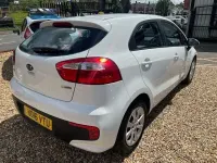 Used Kia Rio Air 75 HP (55 kW) 2016 White Hatchback