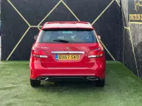 Begagnad Mercedes B180 AMG line 109 HK (80 kW) 2017 Röd Minibuss