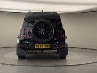 Used Land Rover Defender HSE Dynamic 300 HP (220 kW) 2024 Estate