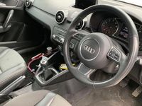 Used Audi A1 Sportback Sport 125 HP (91 kW) 2018 White Hatchback