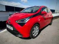 Second-hand Toyota Aygo X-play 72 CP (52 kW) 2021 Roșu Hatchback