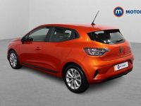 Używany Renault Clio V Evolution 143 KM (105 kW) 2024 Pomarańczowy Hatchback
