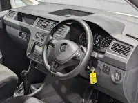 Usado VW Caddy Startline 102 HP (75 kW) 2018 Branco Monovolume