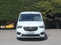 Używany Vauxhall Combo 100 KM (73 kW) 2023 Biały Minivan