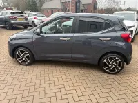 Używany Hyundai i10 Premium 79 KM (58 kW) 2024 Szary Hatchback