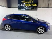 Used Ford Focus Zetec 125 HP (91 kW) 2017 Blue Hatchback