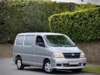 Used Toyota HiAce 120 HP (88 kW) 2007 Silver Van