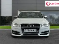Usado Audi S8 Advanced 520 CV (382 kW) 2015 Blanco Berlina