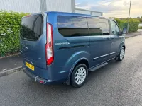 Usado Ford Tourneo Titanium 130 HP (95 kW) 2019 Azul Monovolume