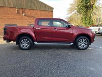 New Isuzu D-Max 163 HP (119 kW) 2025 564 spinel red Pickup