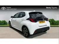 Used Toyota Yaris Design 113 HP (83 kW) 2023 White Hatchback