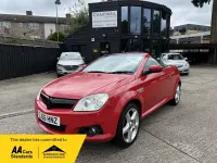 Używany Vauxhall Tigra 125 KM (91 kW) 2006 Czerwony Kabriolet