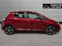 Used Toyota Yaris Hybrid 100 HP (73 kW) 2019 Red Hatchback