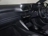 Second-hand Peugeot e-208 Premium 98 kW (134 CP) 2021 Albastru Hatchback