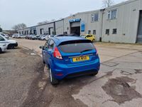 Usado Ford Fiesta Titanium 2013 Azul Citadino