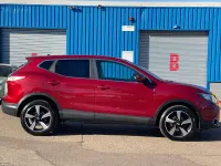 Used Nissan Qashqai N-Connecta 115 HP (84 kW) 2017 Red SUV