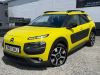 Used Citroën C4 Cactus Feel 110 HP (80 kW) 2017 Yellow Hatchback
