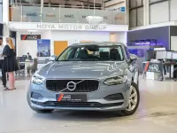 Used Volvo S90 Momentum 190 HP (139 kW) 2018 Blue Sedan