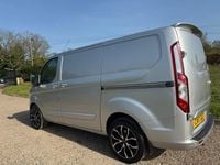 Begagnad Ford Transit Custom Limited 130 HK (95 kW) 2017 Silver Van