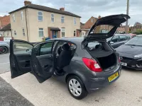 Used Vauxhall Corsa Design Edition 100 HP (73 kW) 2014 Grey Hatchback