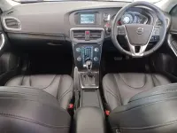 Used Volvo V40 Momentum 121 HP (88 kW) 2018 Hatchback