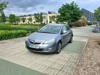 Second-hand Vauxhall Astra 2011 Argintiu Hatchback