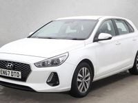 Used Hyundai i30 SE 140 HP (102 kW) 2018 White Hatchback