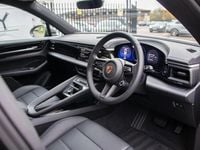 Used Porsche Macan 300 kW (408 HP) 2025 Green SUV