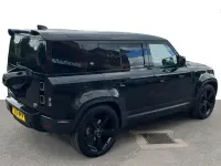 Used Land Rover Defender SE 249 HP (183 kW) 2021 Santorini black metallic SUV
