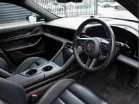 Usado Porsche Taycan 500 kW (680 CV) 2024 Negro Berlina
