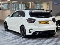 Begagnad Mercedes A160 AMG Line Premium Plus 2017 Vit Halvkombi