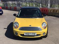 Usado Mini Cooper Hatch 120 CV (88 kW) 2007 Amarillo Utilitario