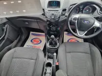 Begagnad Ford Fiesta Zetec 99 HK (72 kW) 2014 Orange Halvkombi
