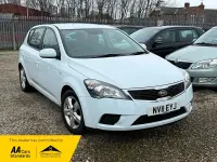 Used Kia Ceed 2011 White Hatchback