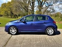 Używany Peugeot 208 Active 2016 Niebieski Hatchback