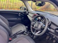 Used Mini ONE Classic 102 HP (75 kW) 2020 Black Hatchback