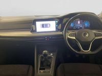 Usado VW Golf VIII S 116 CV (85 kW) 2023 Rojo Familiar