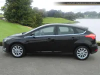 Usado Ford Focus Titanium 125 CV (91 kW) 2018 Negro Utilitario