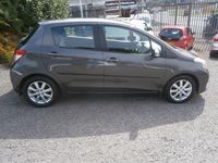 Used Toyota Yaris 101 HP (74 kW) 2013 Grey Hatchback
