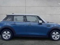 Used Mini Cooper Classic 134 HP (98 kW) 2023 Blue Hatchback