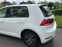 Używany VW Golf VII SE 125 KM (91 kW) 2018 Biały Hatchback