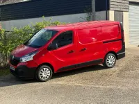 Begagnad Renault Trafic Business 2019 Röd Minibuss