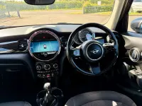 Usado Mini Cooper Classic 2022 Negro Utilitario