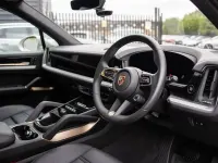 Used Porsche Cayenne 353 HP (259 kW) 2024 Beige SUV