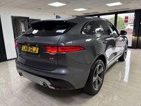 Begagnad Jaguar F-Pace S 300 HK (220 kW) 2016 Grå SUV