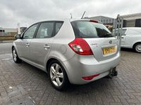 Used Kia Ceed 89 HP (65 kW) 2012 Silver Hatchback