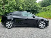 Used Tesla Model Y Long Range AWD 378 kW (514 HP) 2022 Black SUV